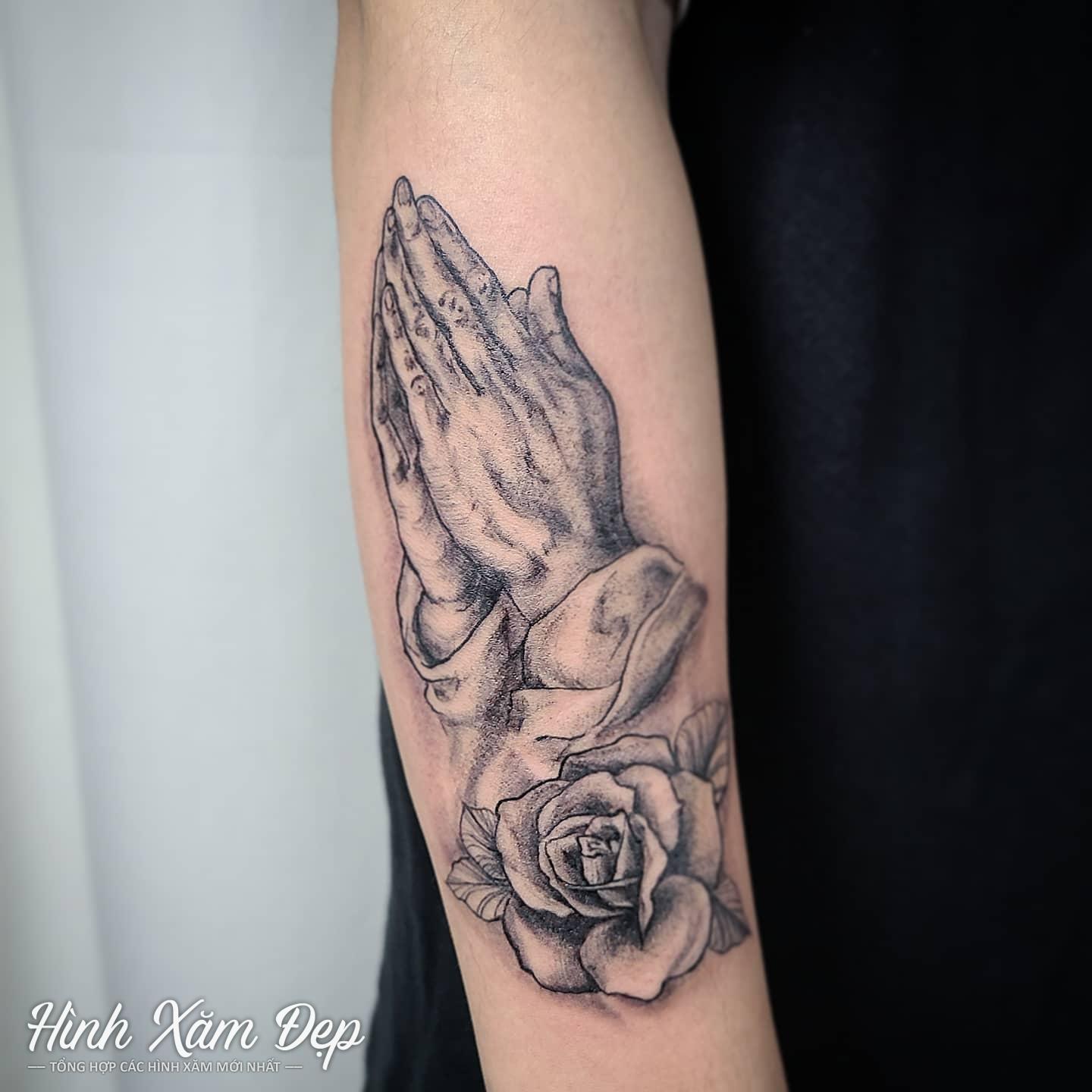 Hình xăm bàn tay phật cánh tay