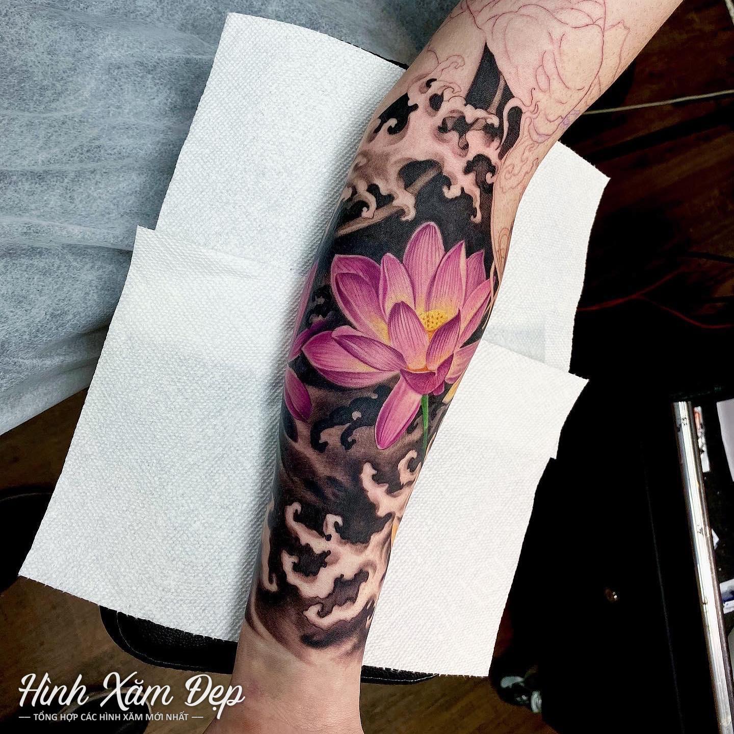 Hình xăm bông hoa cánh tay (2)