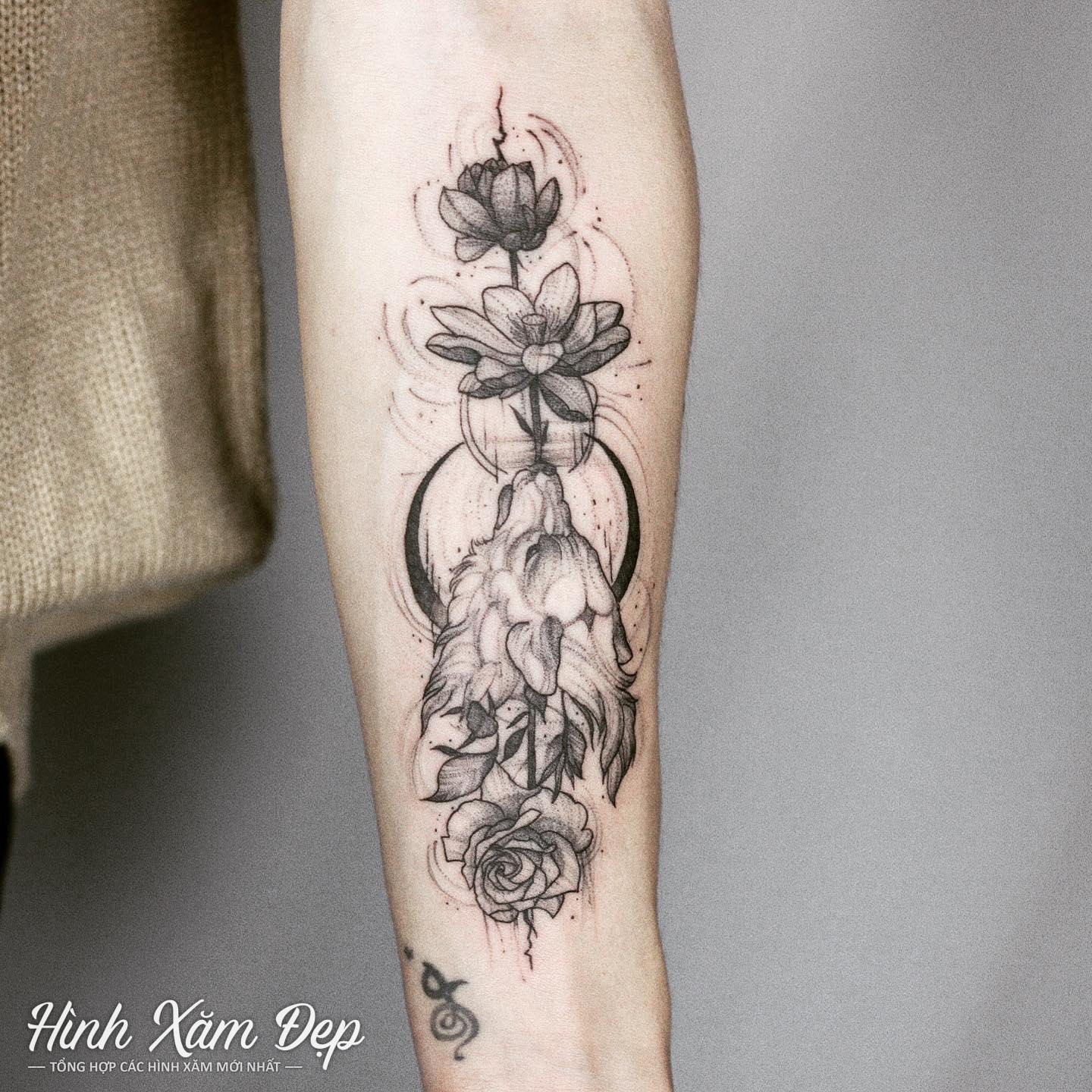 Hình xăm bông hoa cánh tay (2)