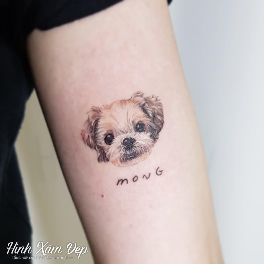 Hình xăm chú chó con mini phối chữ bắp tay