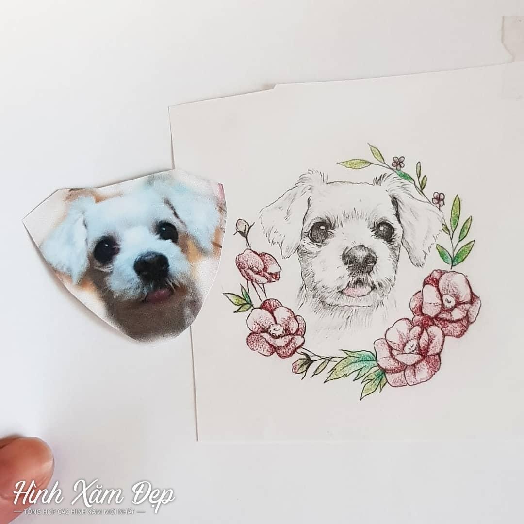 Hình xăm chú cún phối vòng bông hoa
