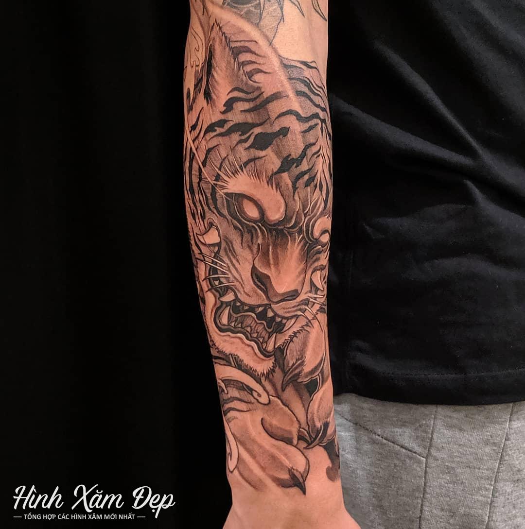 Hình xăm chú hổ cánh tay