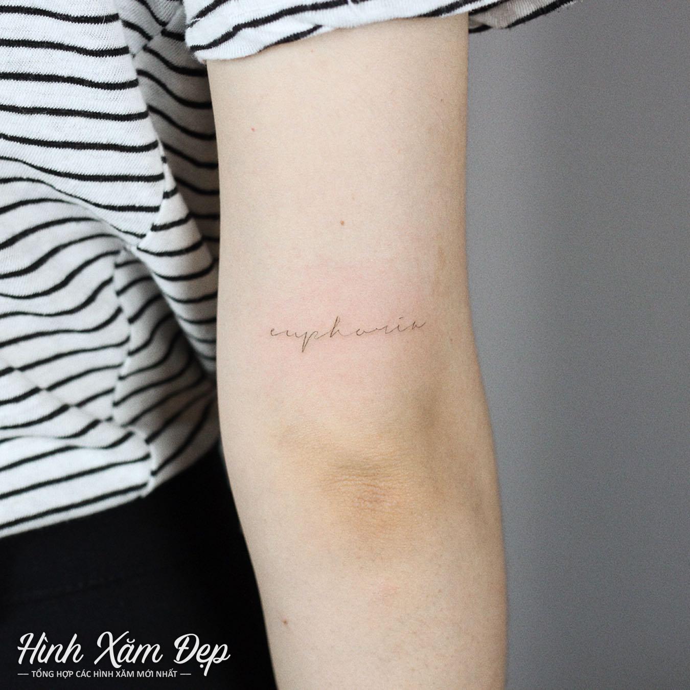 Hình xăm chữ mảnh cánh tay