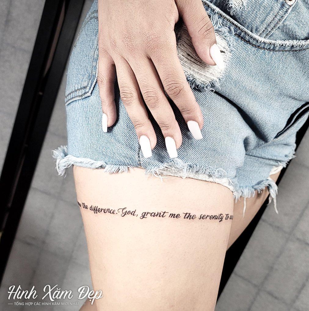 Hình xăm chữ mini bắp đùi