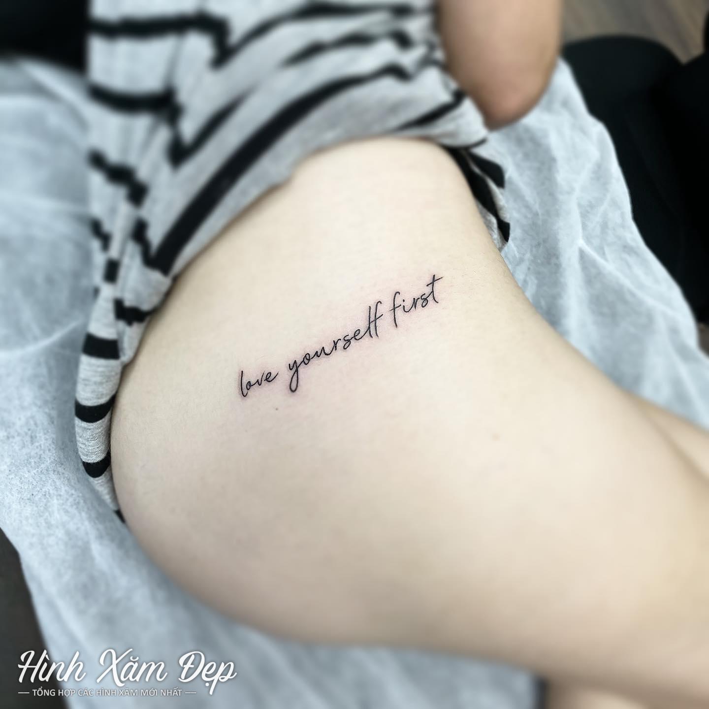 Hình xăm chữ ngang hông