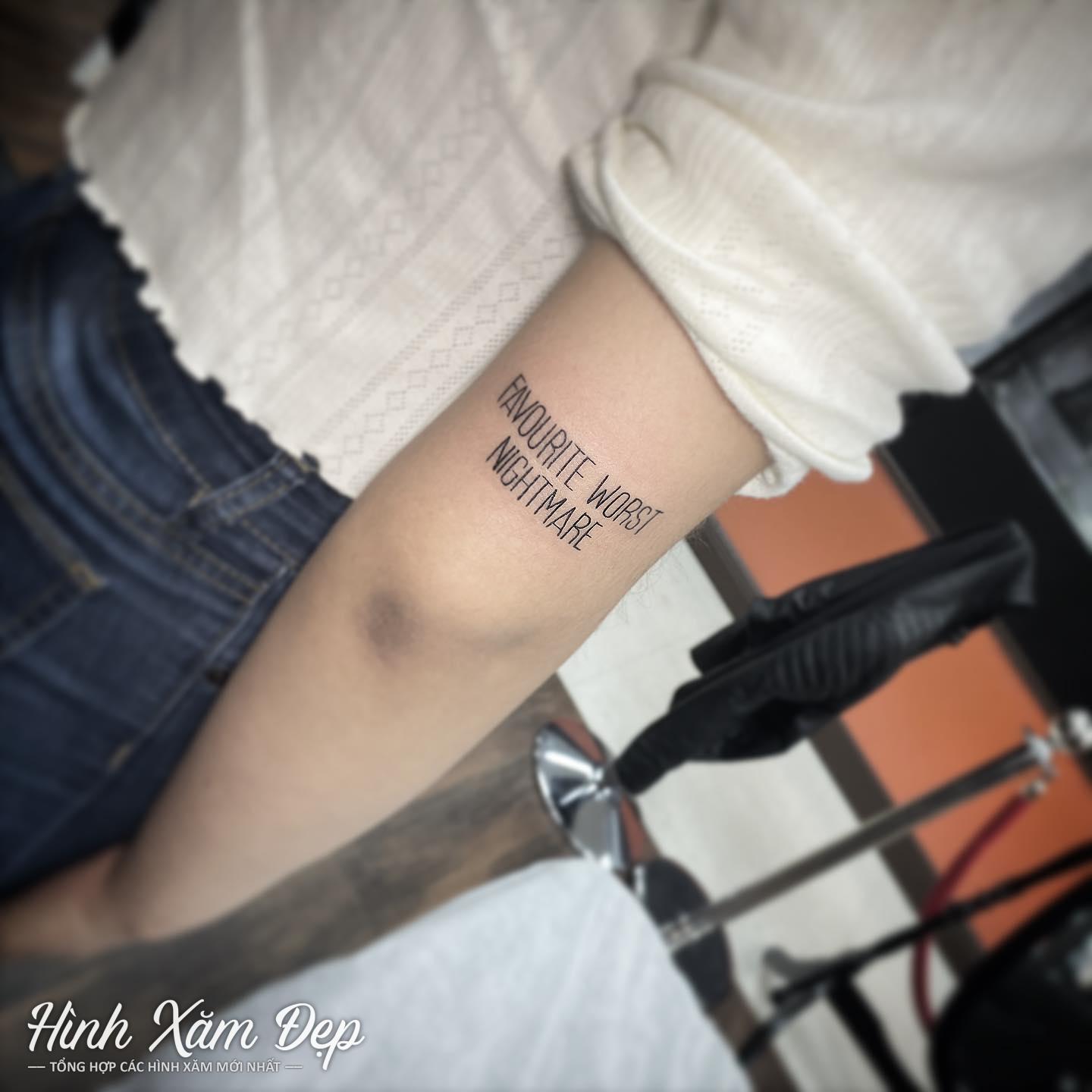 Hình xăm chữ ý nghĩa bắp tay ngoài