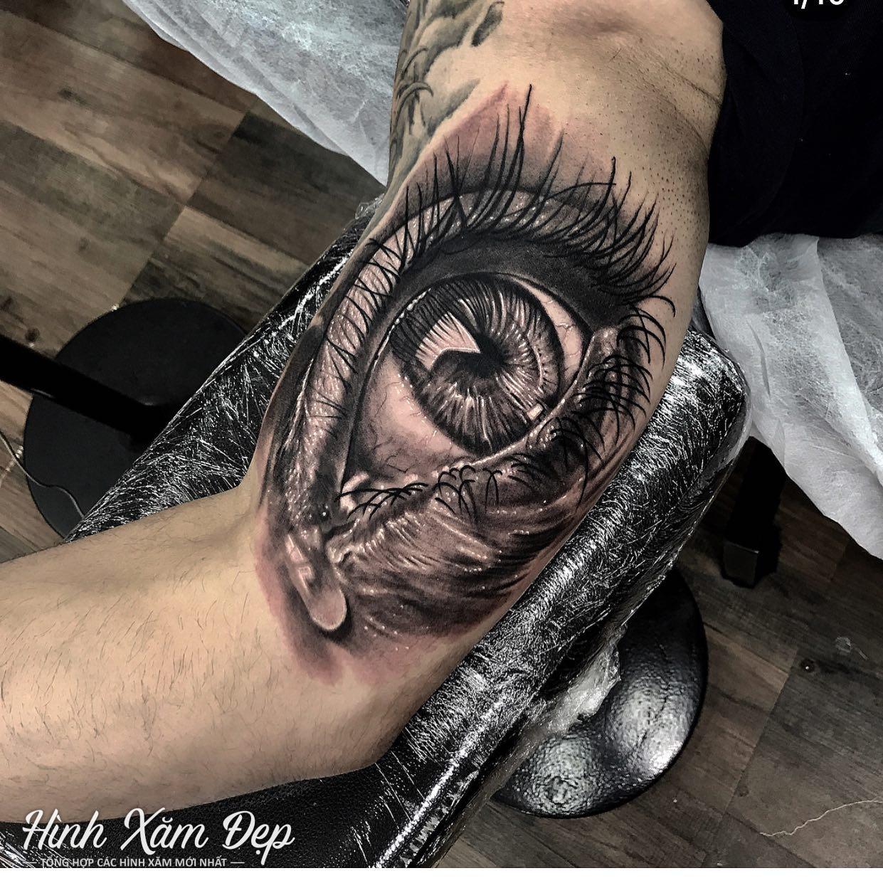 Hình xăm con mắt bắp tay