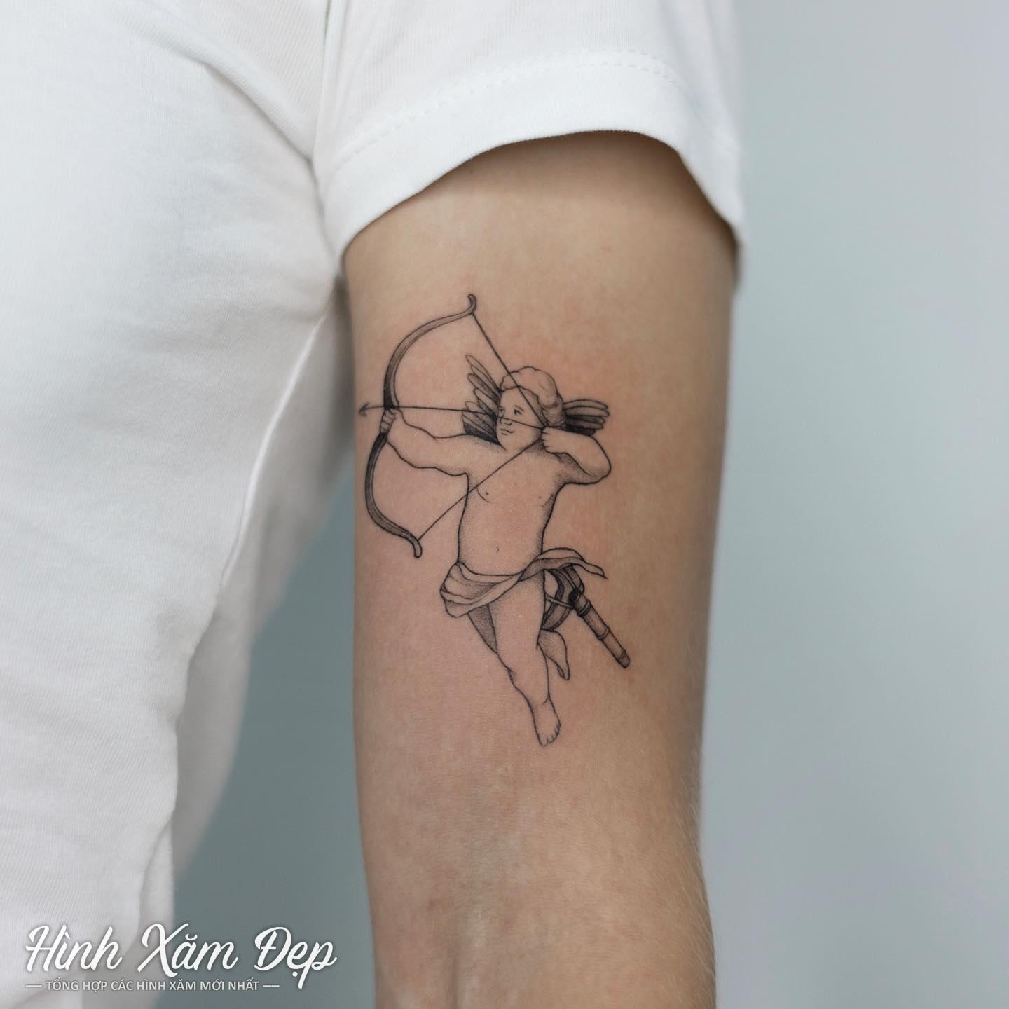 Hình xăm độc lạ bắp tay trong