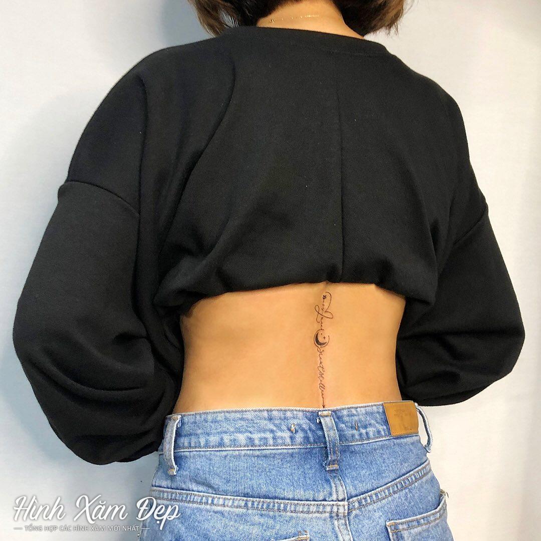 Hình xăm dọc sống lưng cho nữ