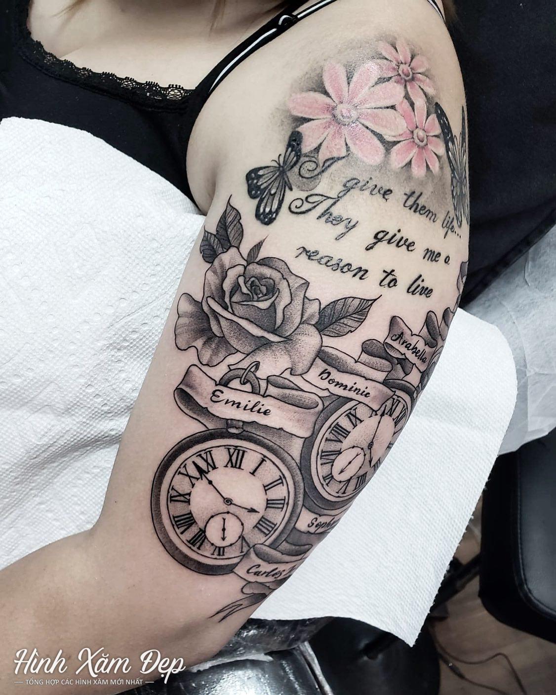 Hình xăm đồng hồ và chữ băp tay