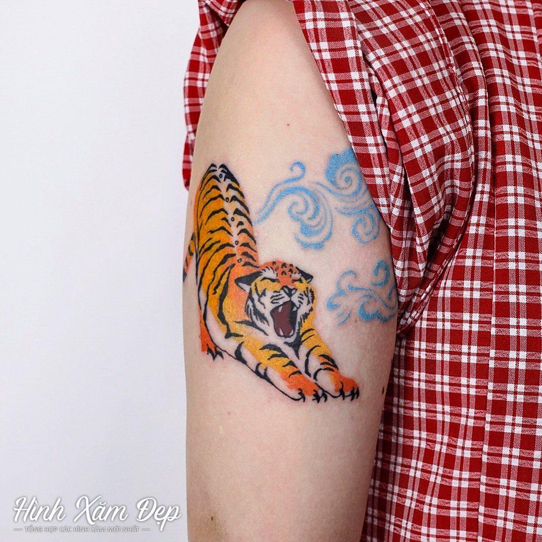 Hình xăm hổ bắp tay