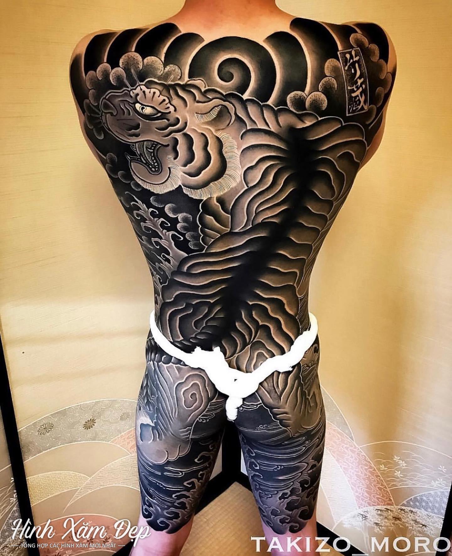 Hình xăm hổ nhật cổ full người sau