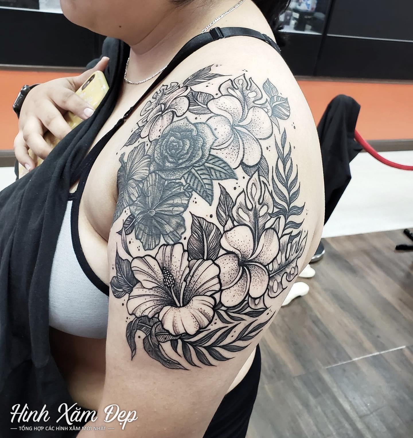 Hình xăm hoa bắp tay (5)