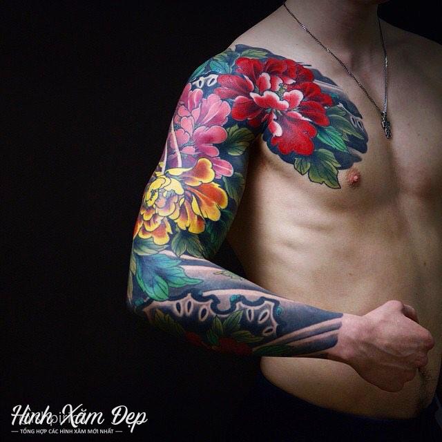 Hình xăm hoa hồng kín từ tay sang ngực