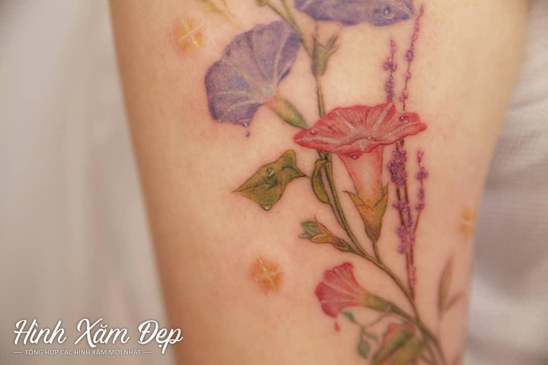 Hình xăm hoa lá bắp chân