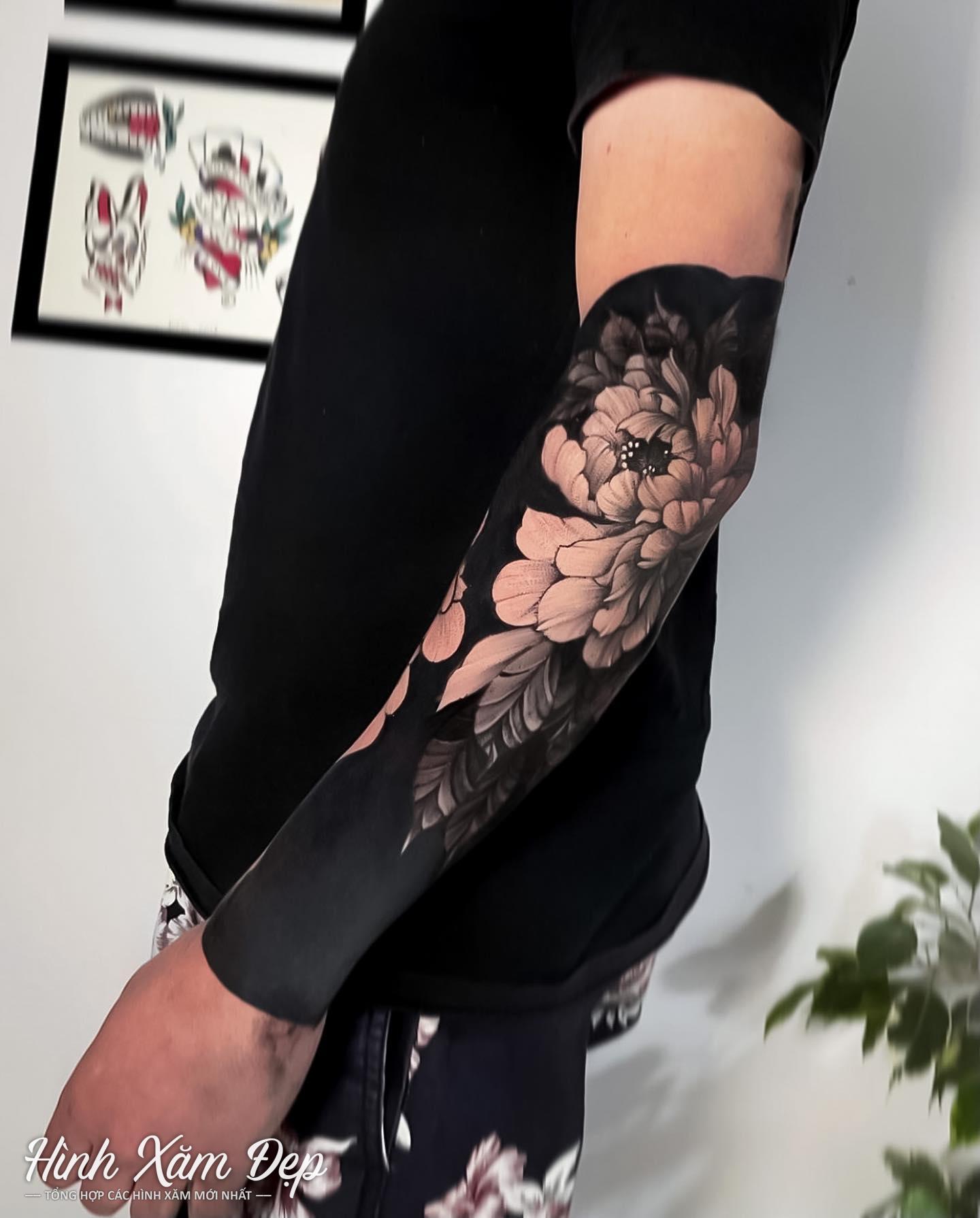 Hình xăm hoa mẫu đơn full cánh tay