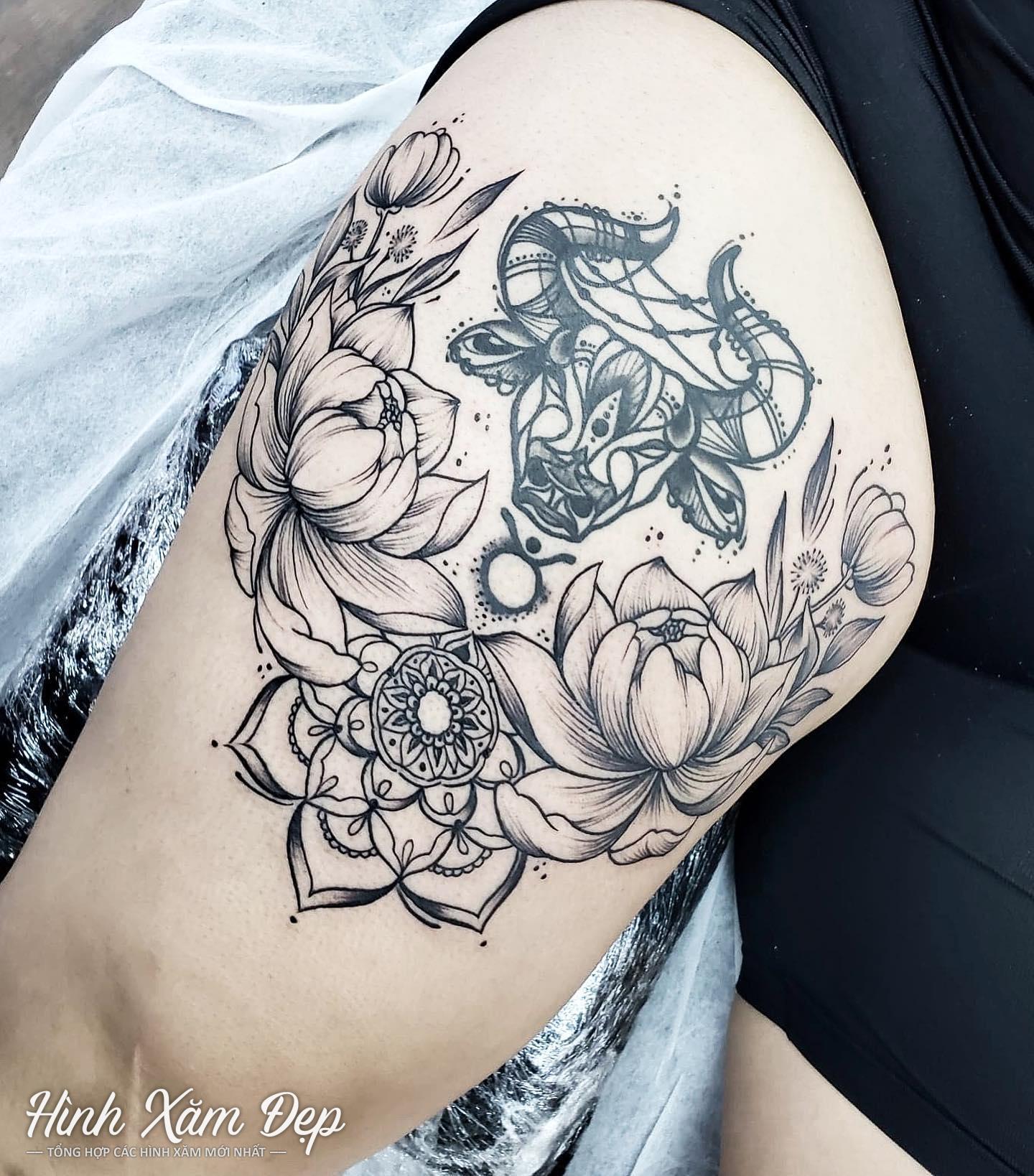 Hình xăm hoa sen mandala đùi