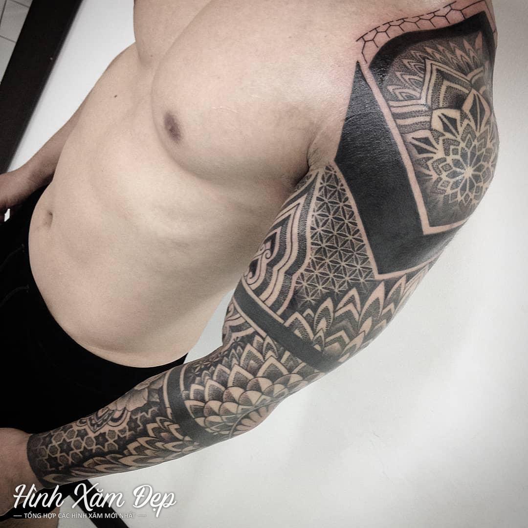 Hình xăm họa tiết maori full tay