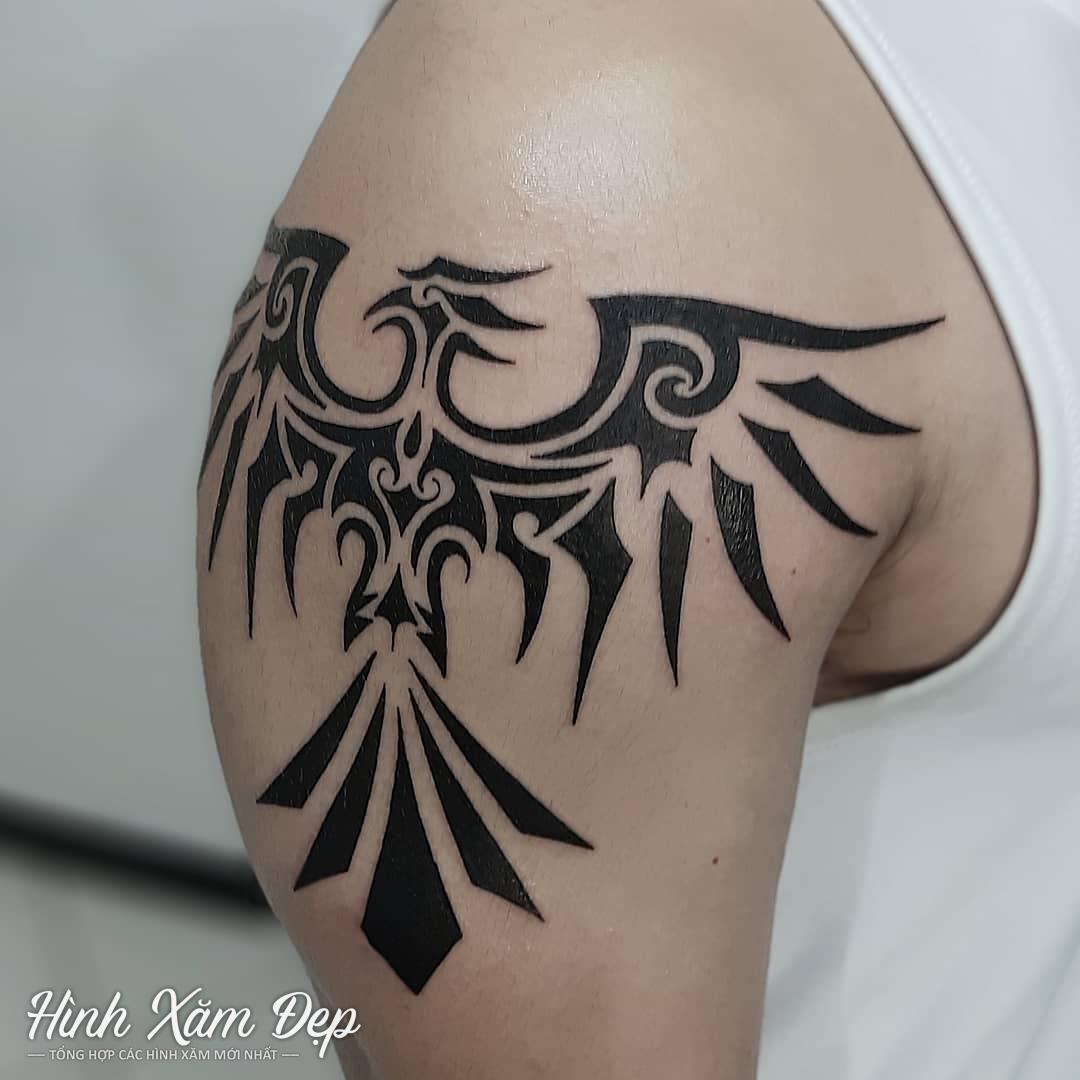 Hình xăm hoa văn bắp vai