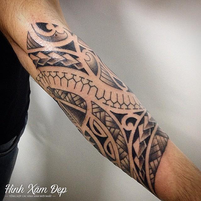 Hình xăm hoa văn cánh tay