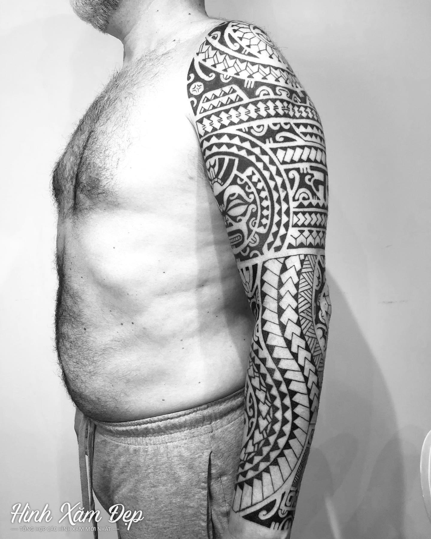 Hình xăm hoa văn maori full tay
