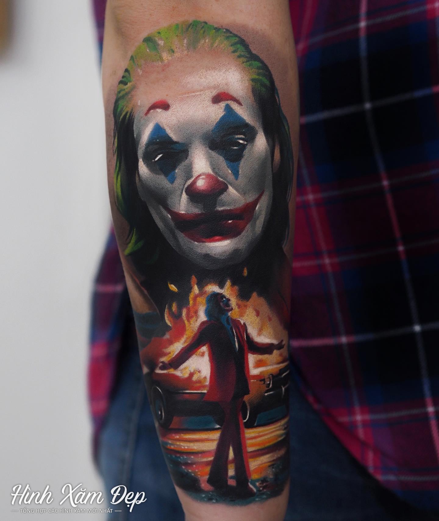 Hình xăm joker cánh tay