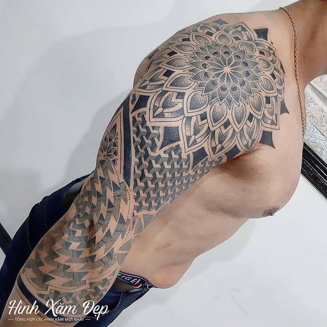 Hình xăm mandala tay lững