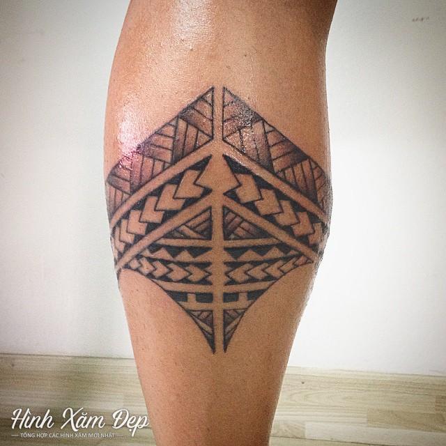 Hình xăm maori bắp chân