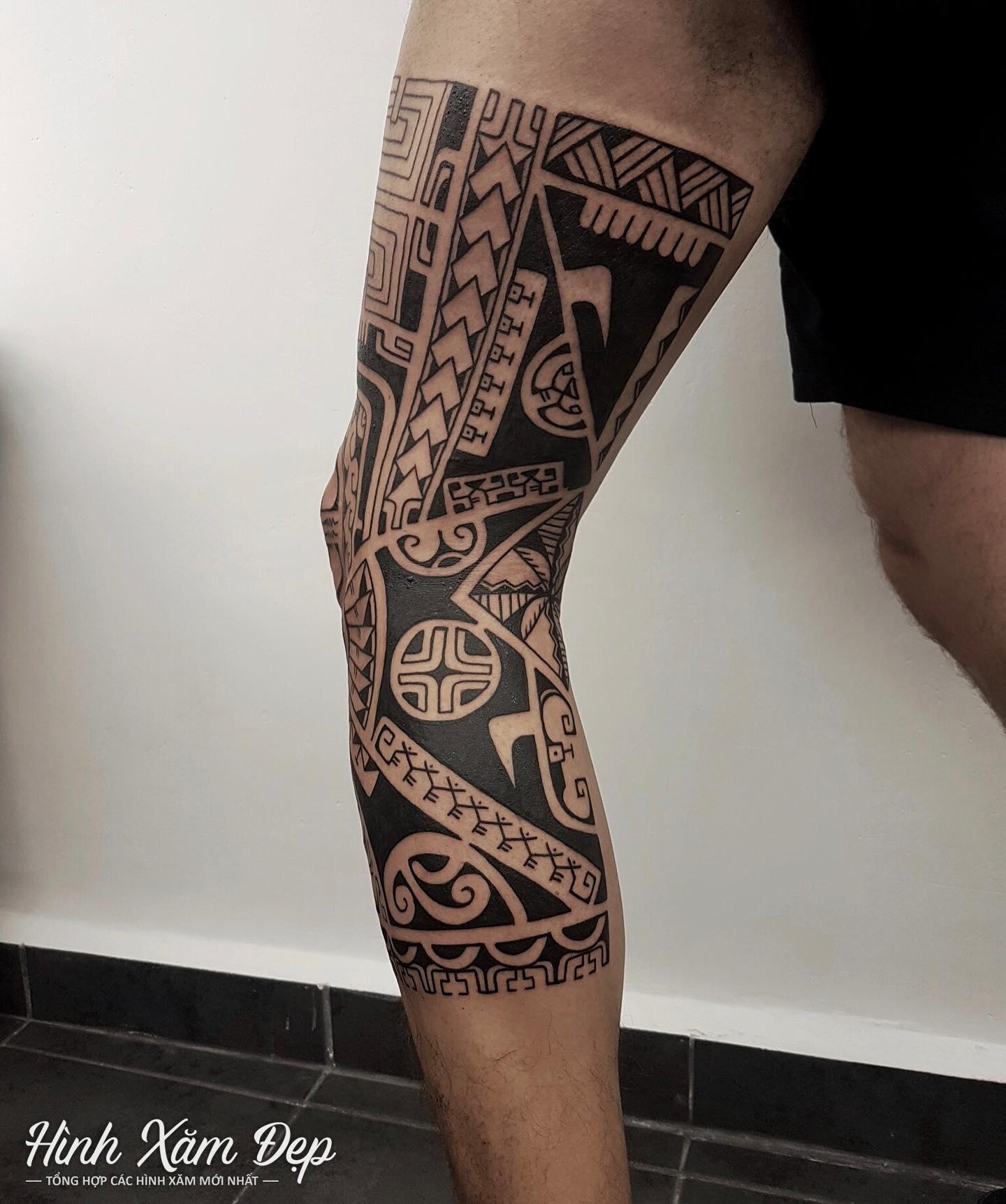 Hình xăm maori bắp đùi xuống bắp chân