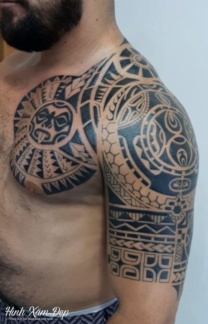 Hình xăm maori bắp tay sang ngực (2)