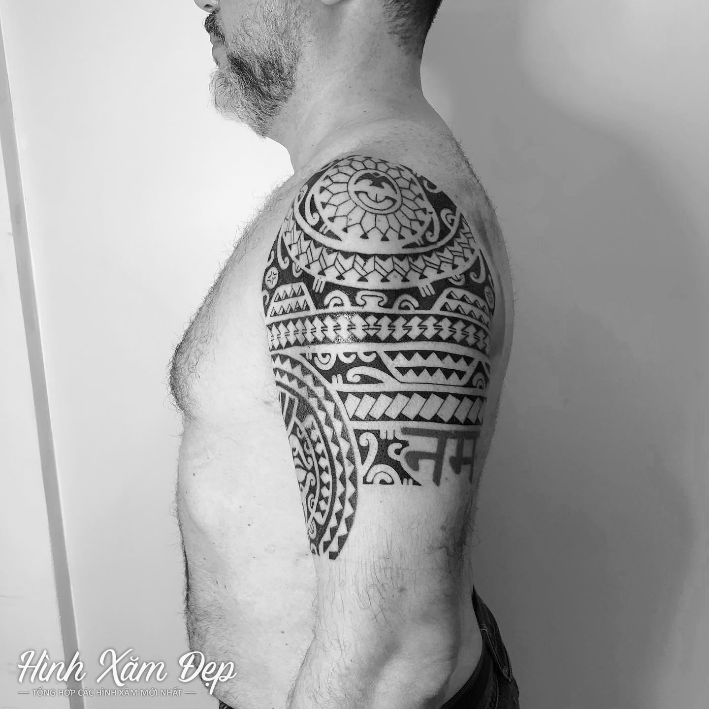 Hình xăm maori bắp tay