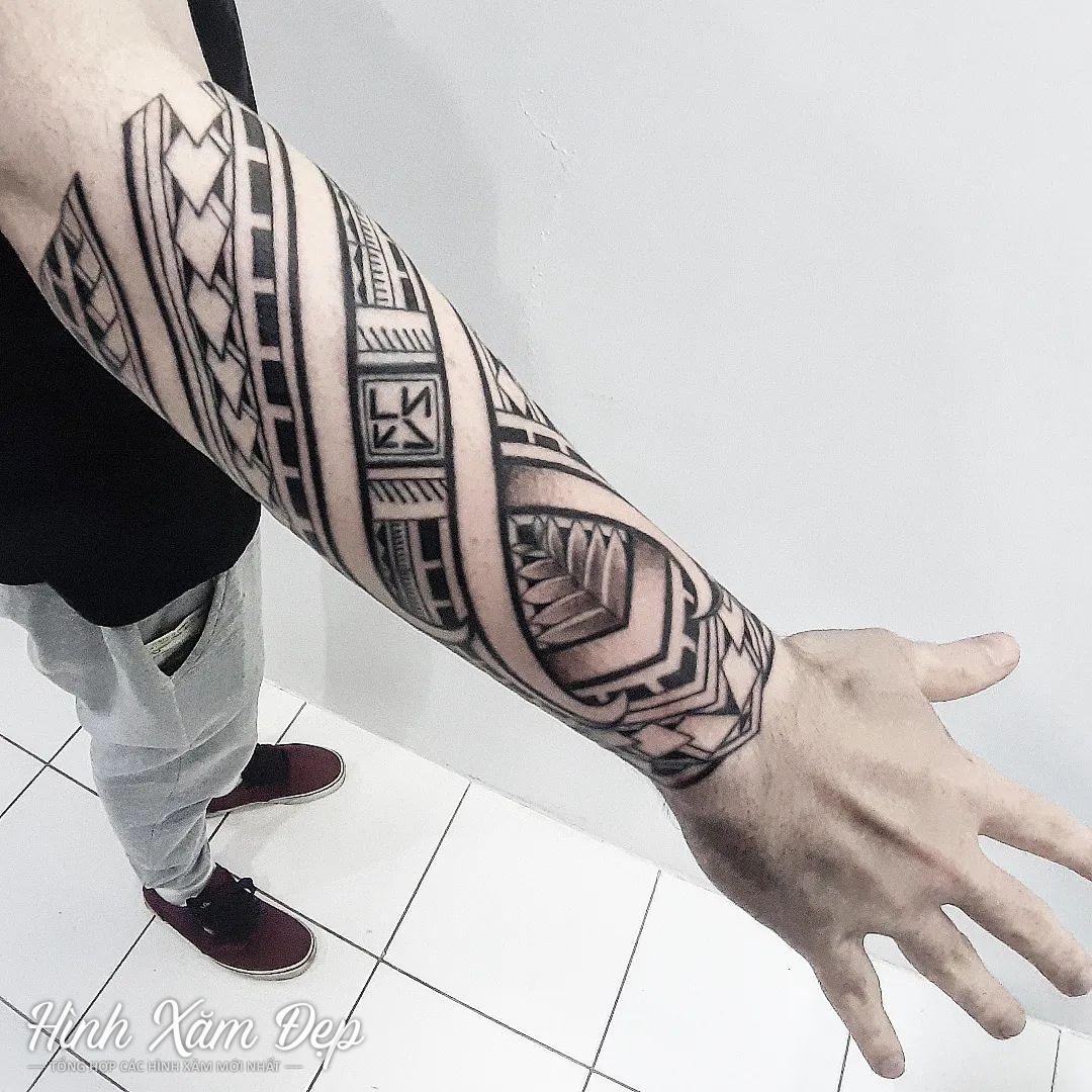 Hình xăm maori full cánh tay