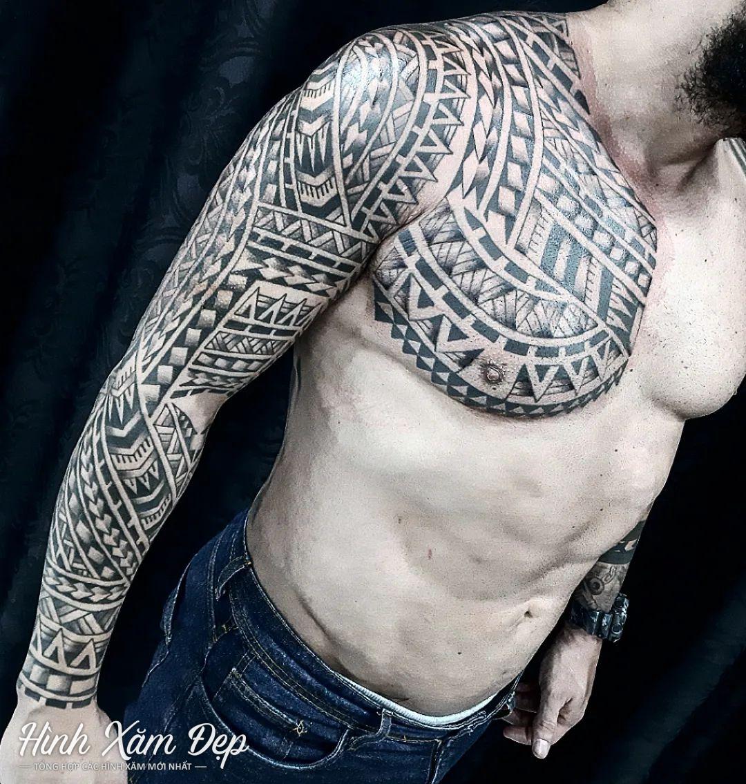 Hình xăm maori full tay qua ngực
