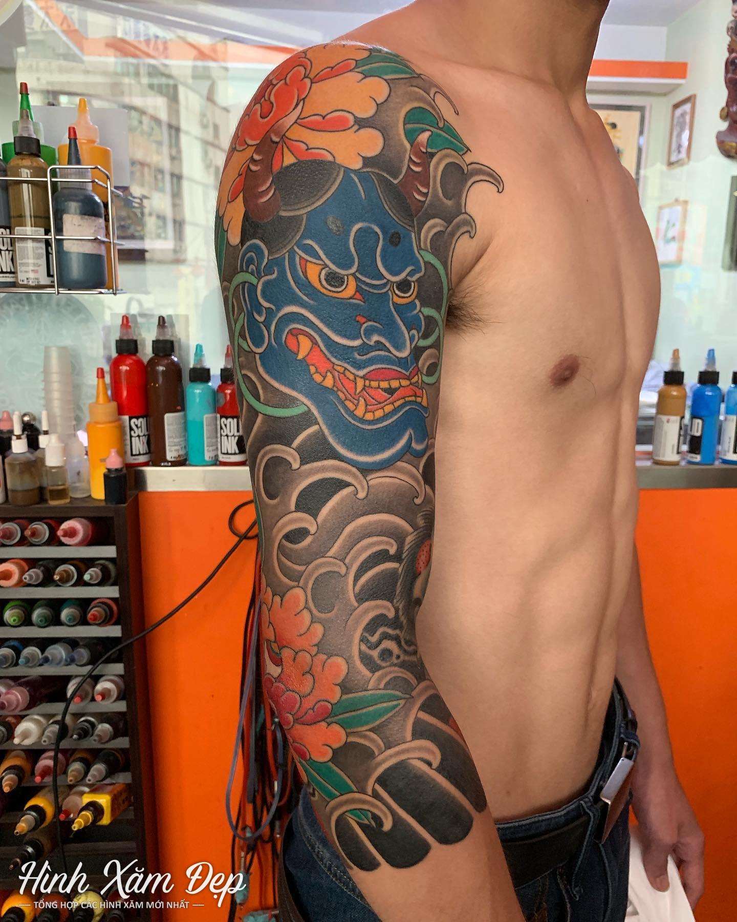 Hình xăm mặt quỷ full tay