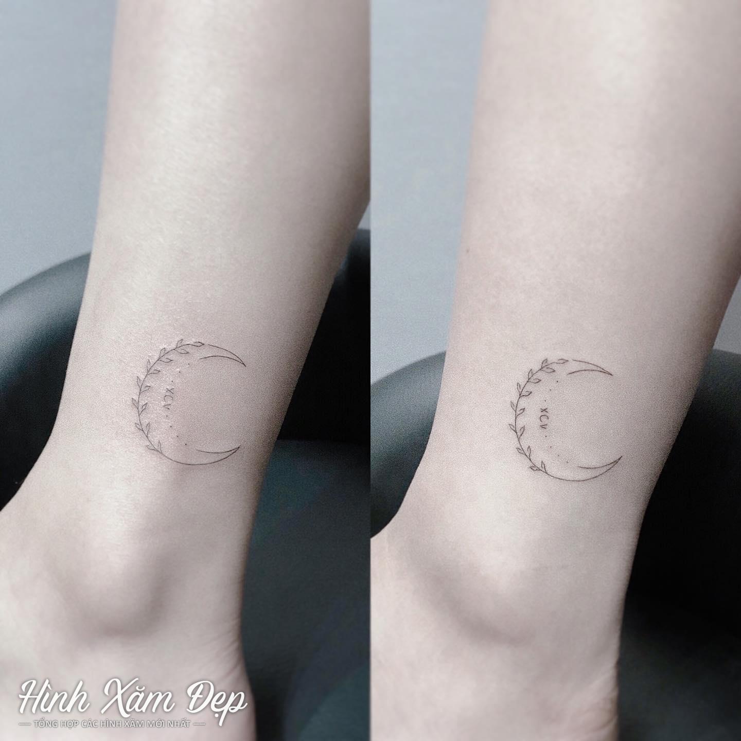 Hình xăm mặt trăng mini cổ chân