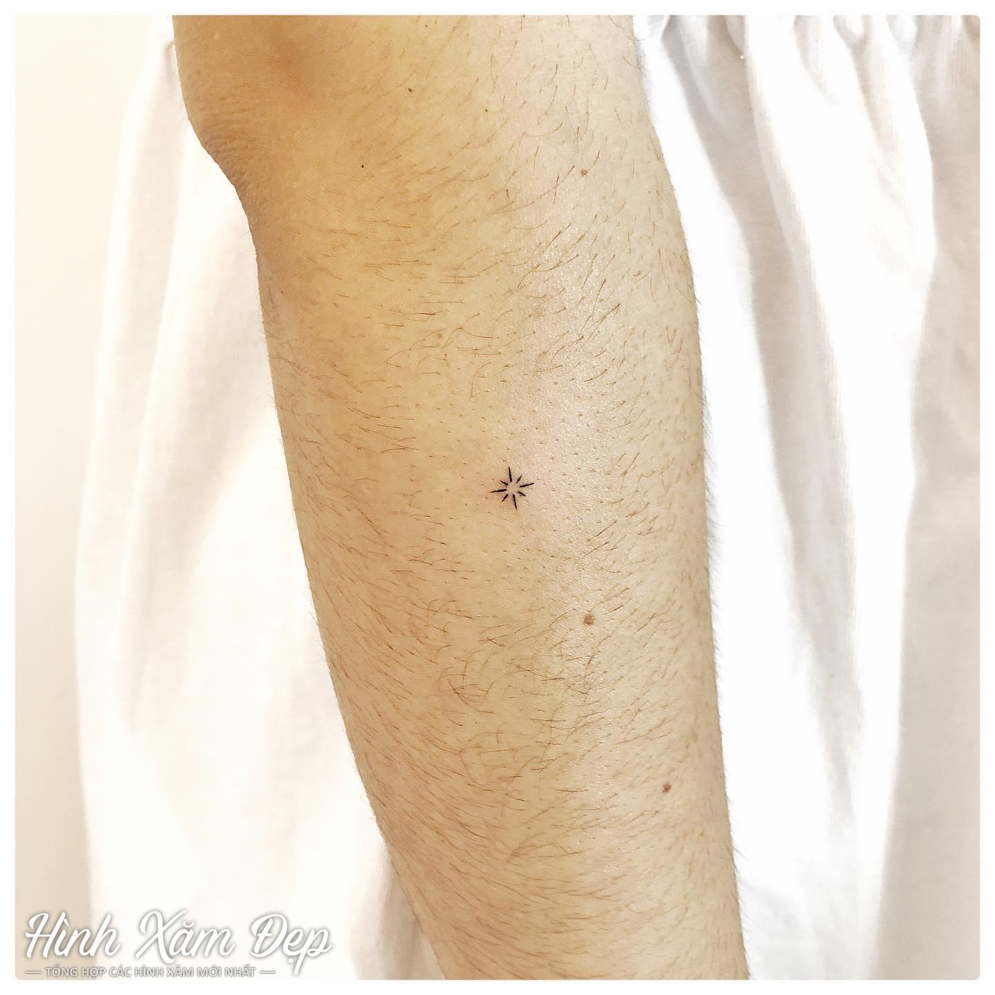 Hình xăm mini bắp chân