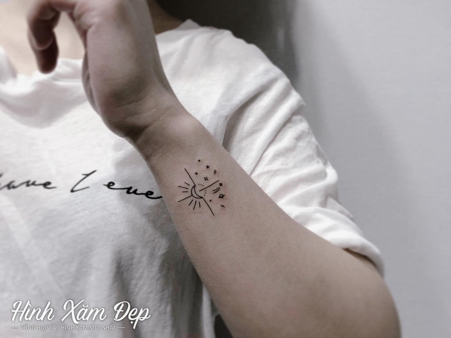 Hình xăm mini cute cổ tay