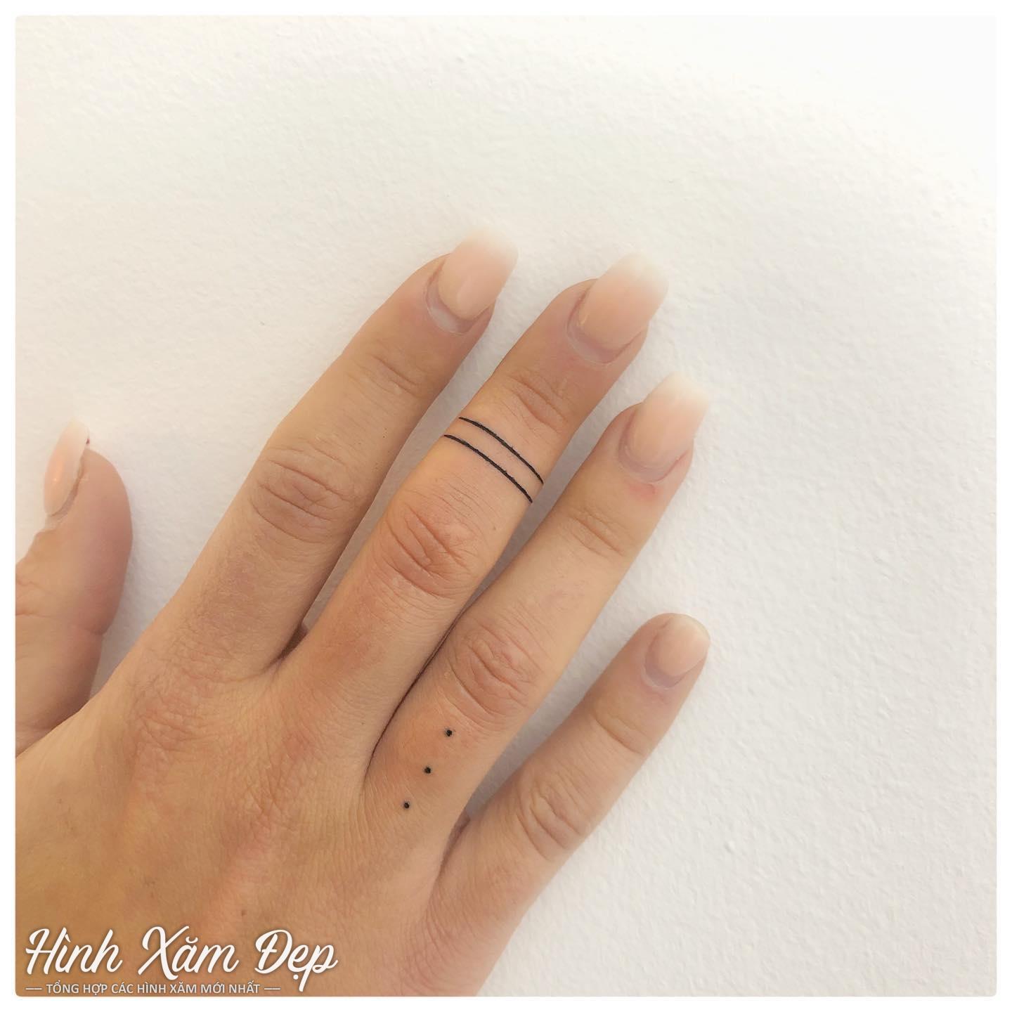Hình xăm mini ở ngón tay