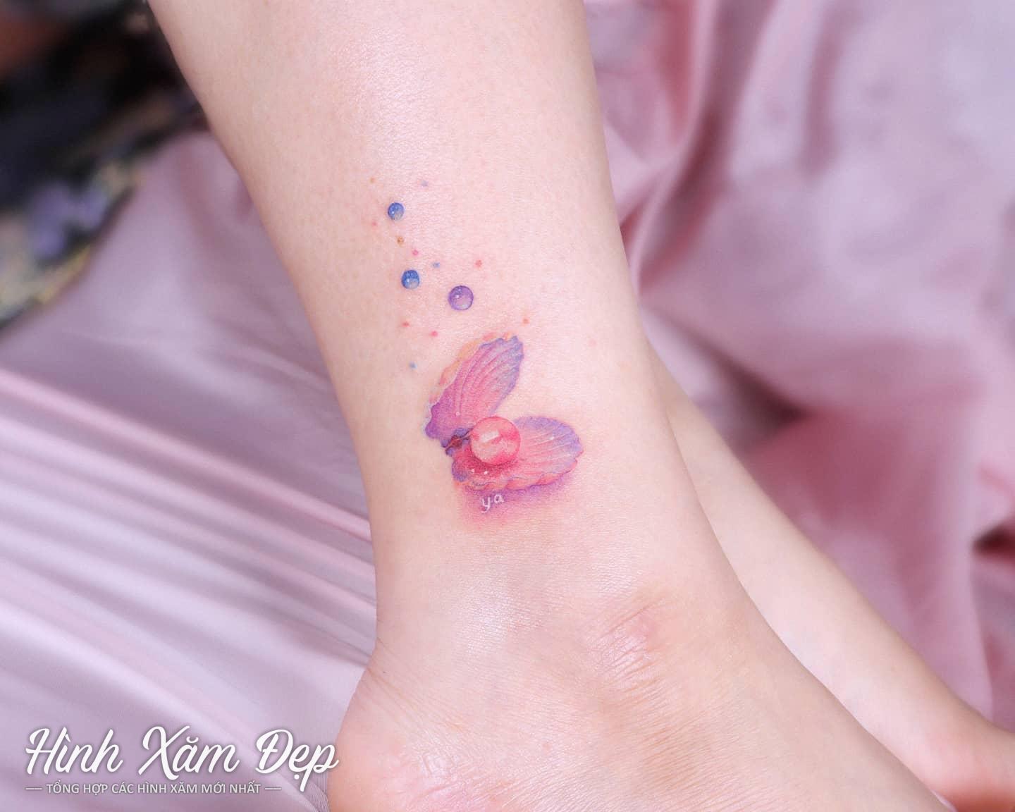 Hình xăm ngoc trai cổ chân