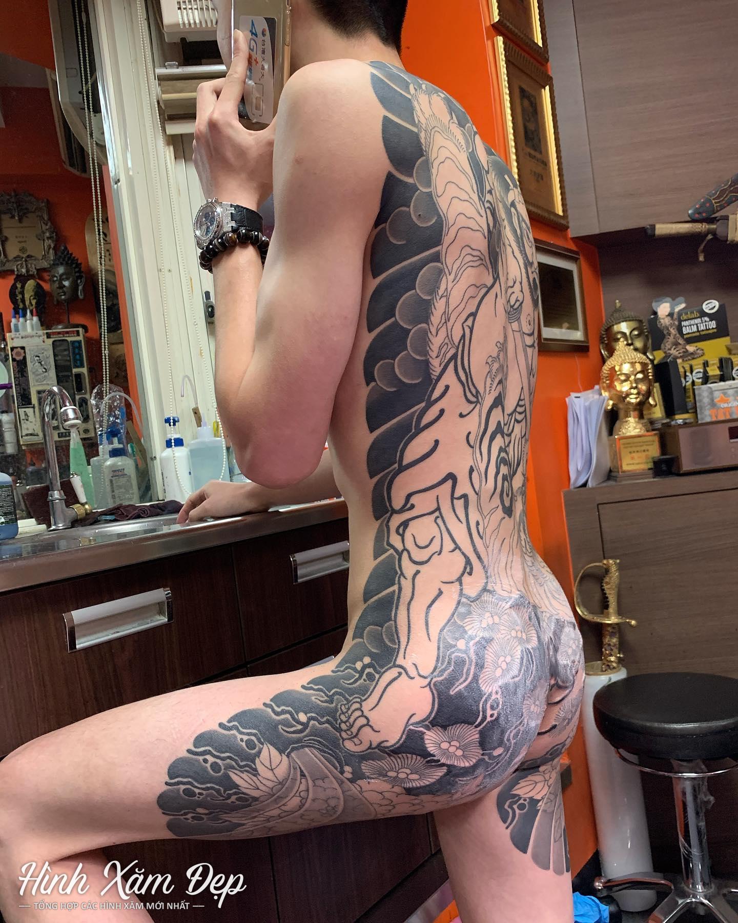 Hình xăm nhật cổ full lưng qua mông