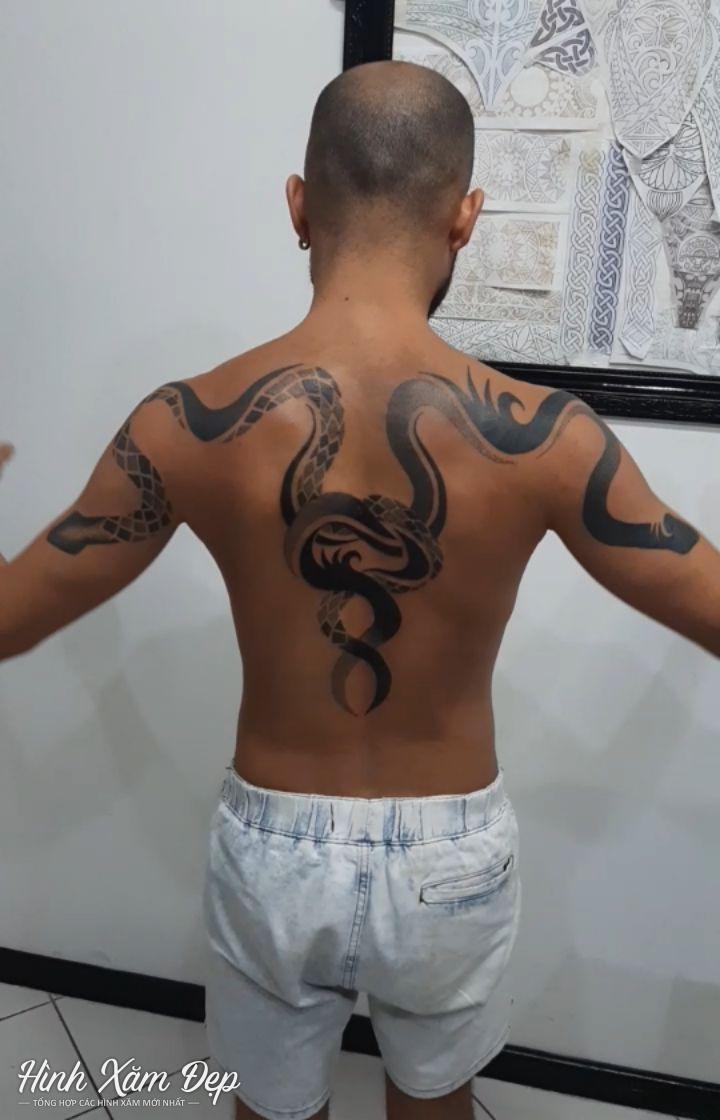 Hình xăm rắn ở lưng cho nam