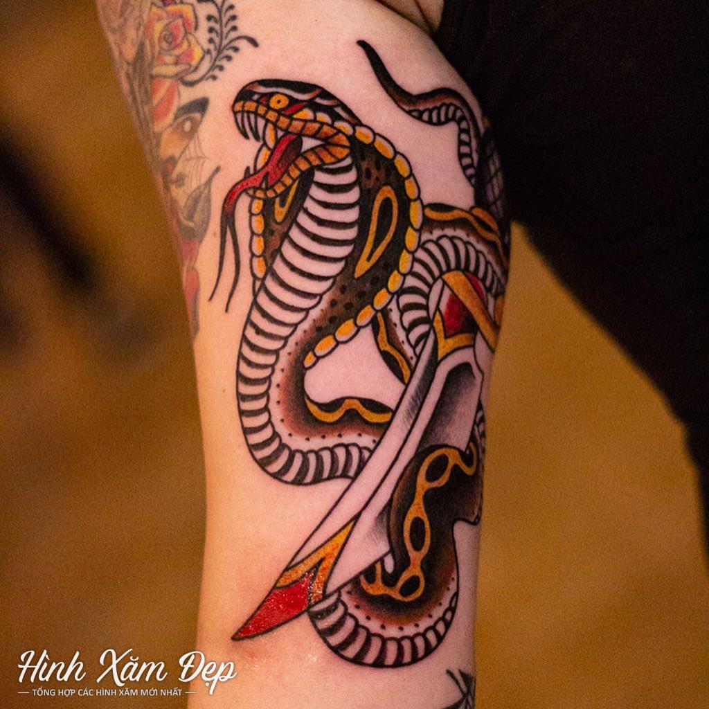 Hình xăm rắn thần bắp tay