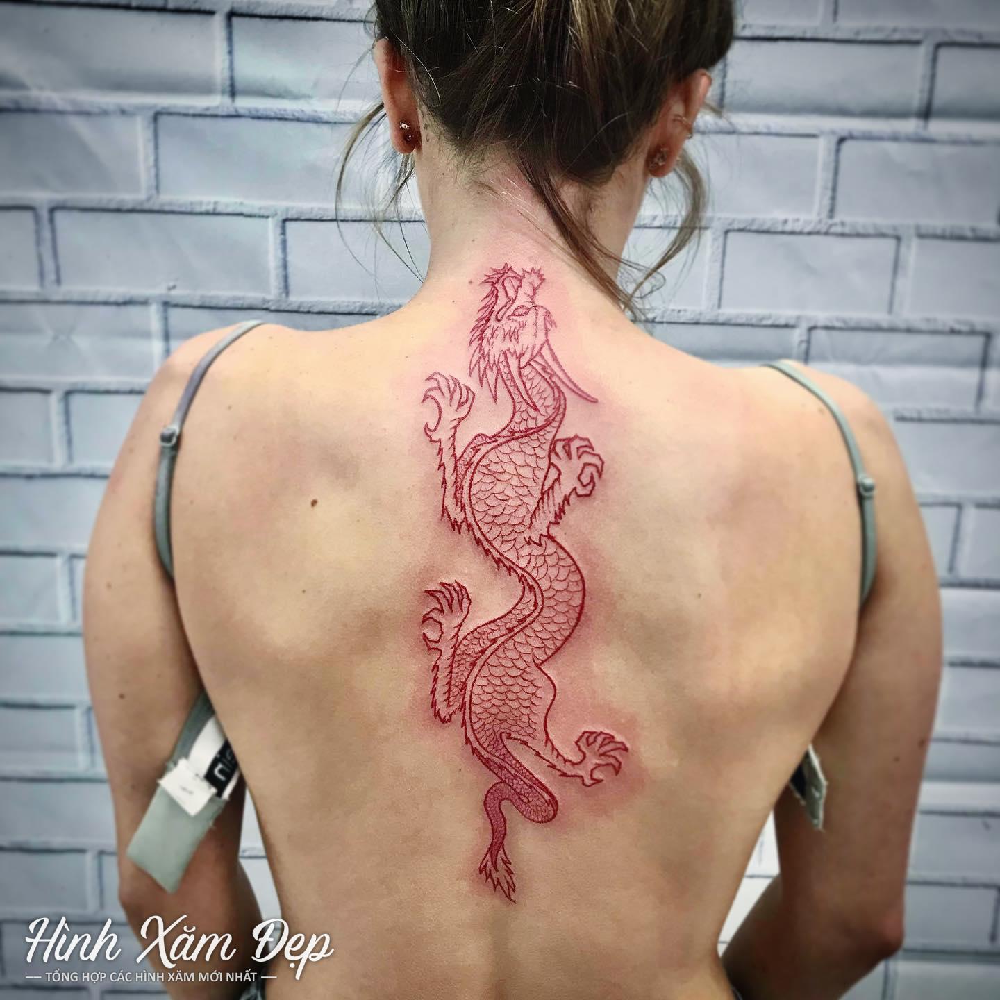 Hình xăm rồng dọc sống lưng