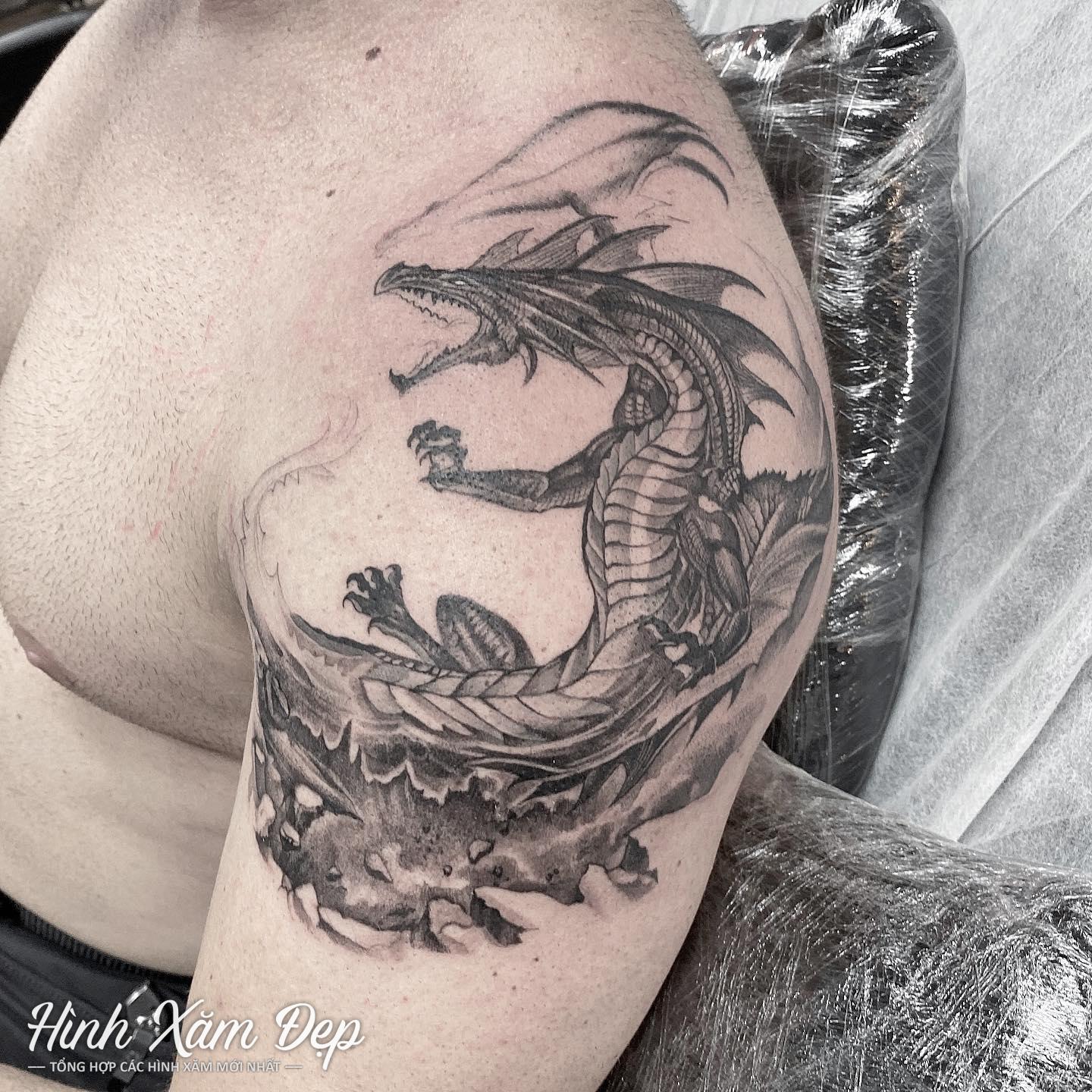 Hình xăm rồng thần bắp tay
