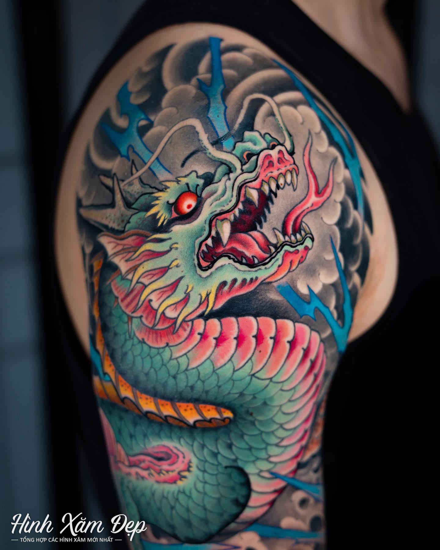 Hình xăm rồng thần ở bắp tay