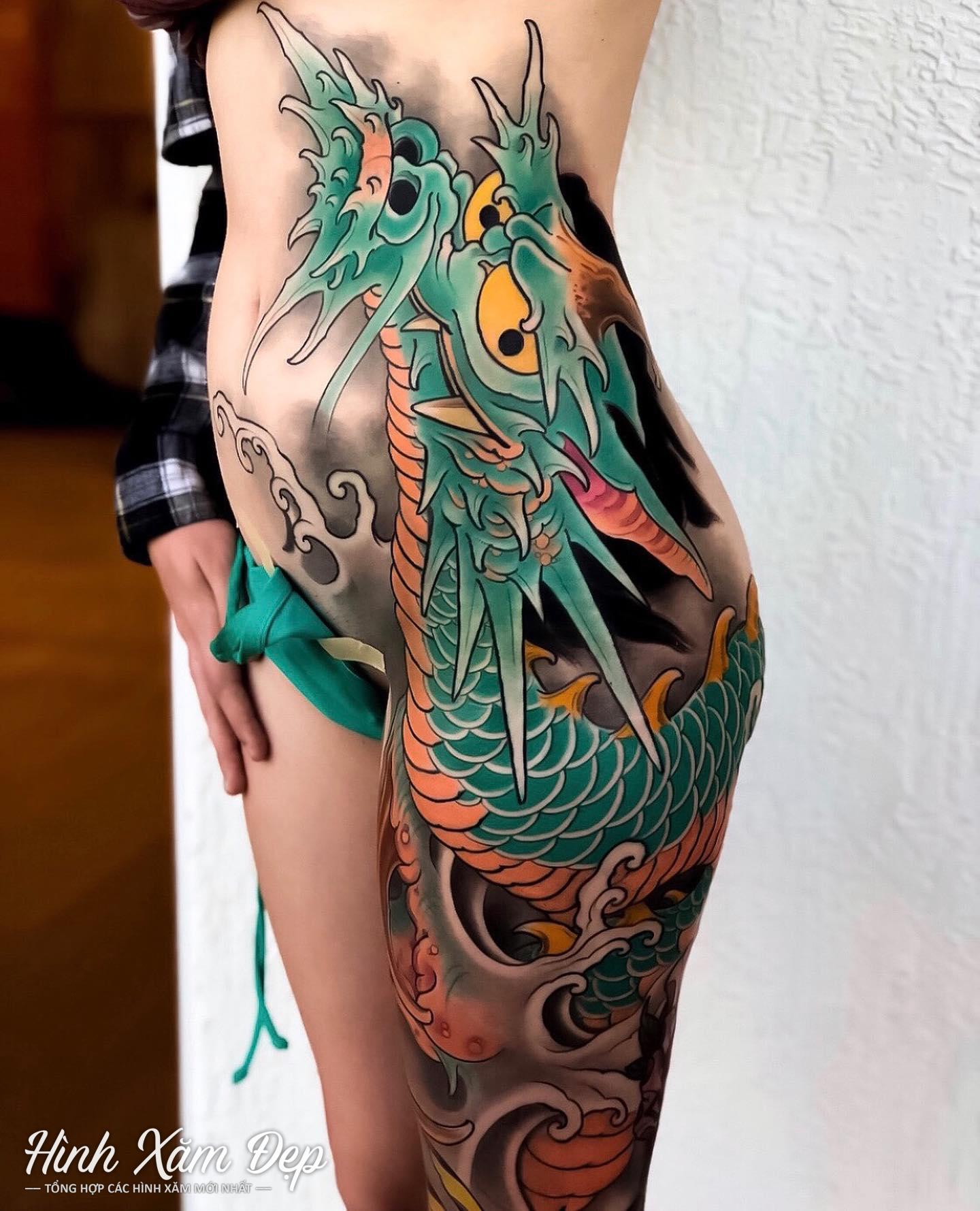 Hình xăm rồng thần từ eo xuống chân