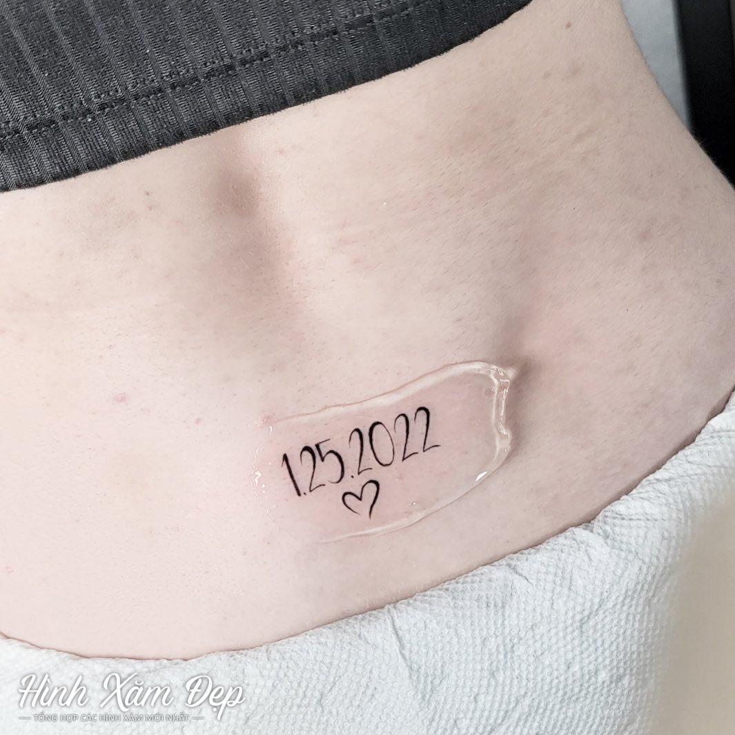Hình xăm số mini hông dưới
