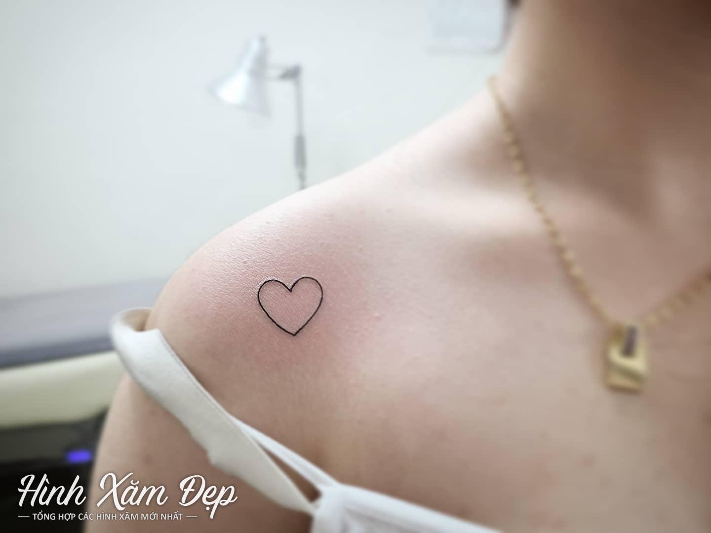 Hình xăm trái tim mini ngực